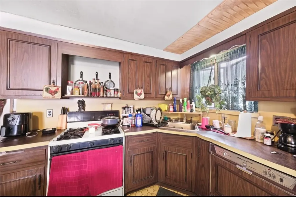 83 Montgomery Street Poughkeepsie NY 12601