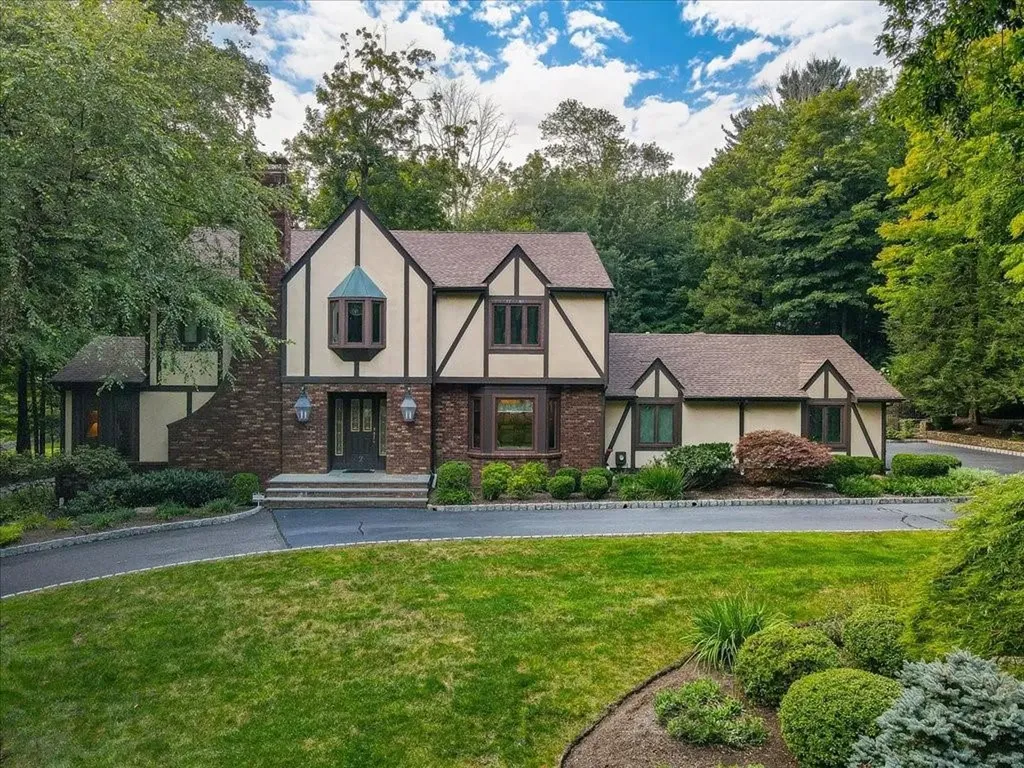 2 Brentwood Drive Suffern NY 10901