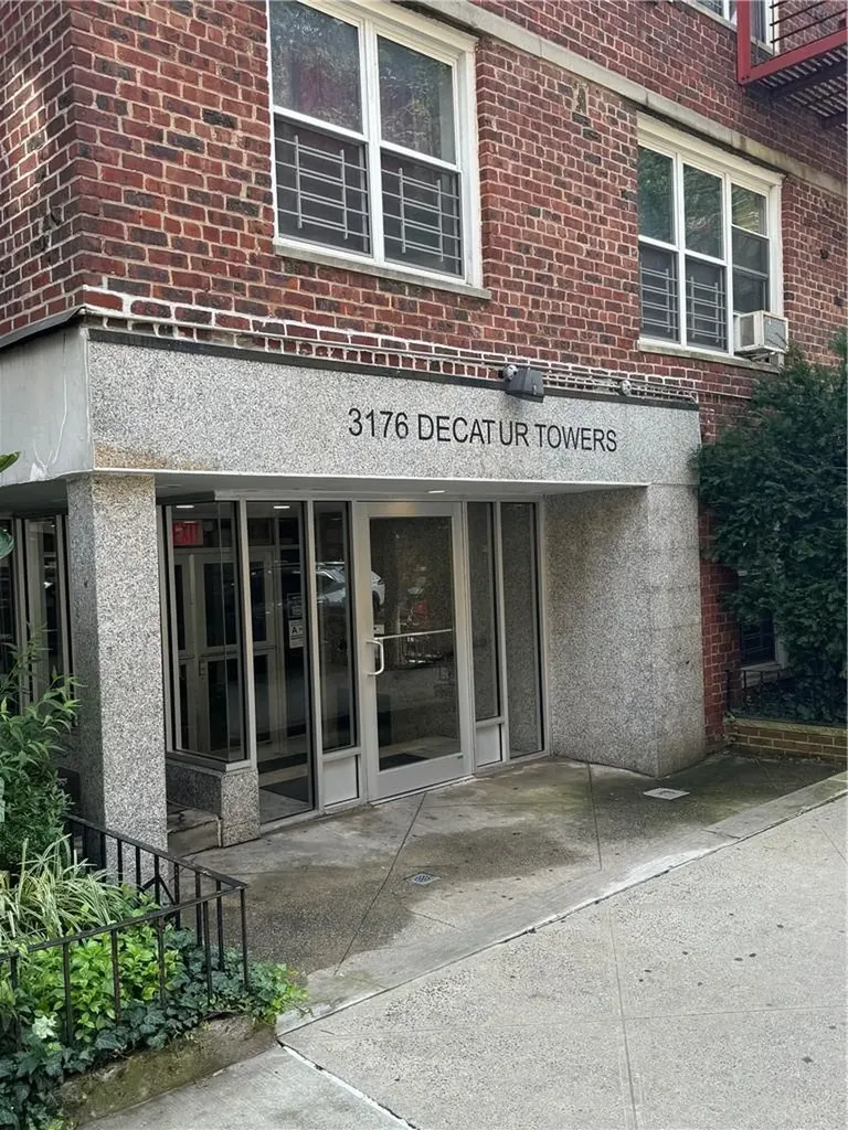 3176 Decatur Avenue Bronx NY 10467
