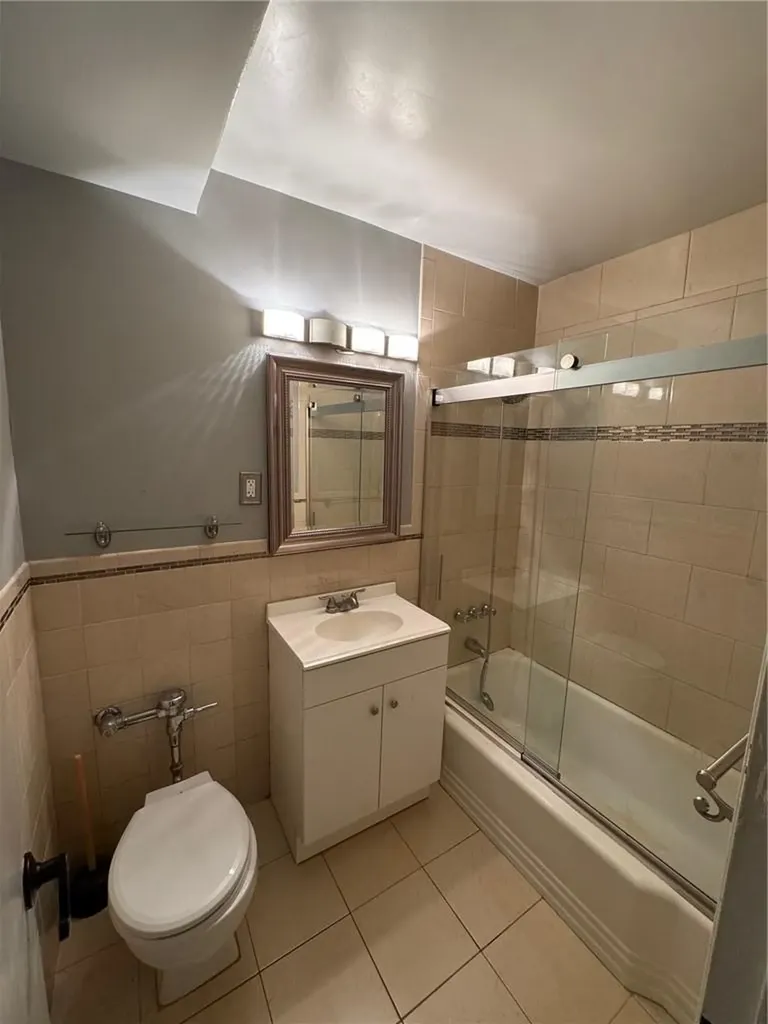 3176 Decatur Avenue Bronx NY 10467