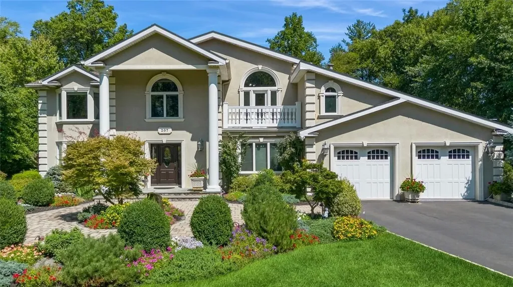 207 Van Houten Fields West Nyack NY 10994