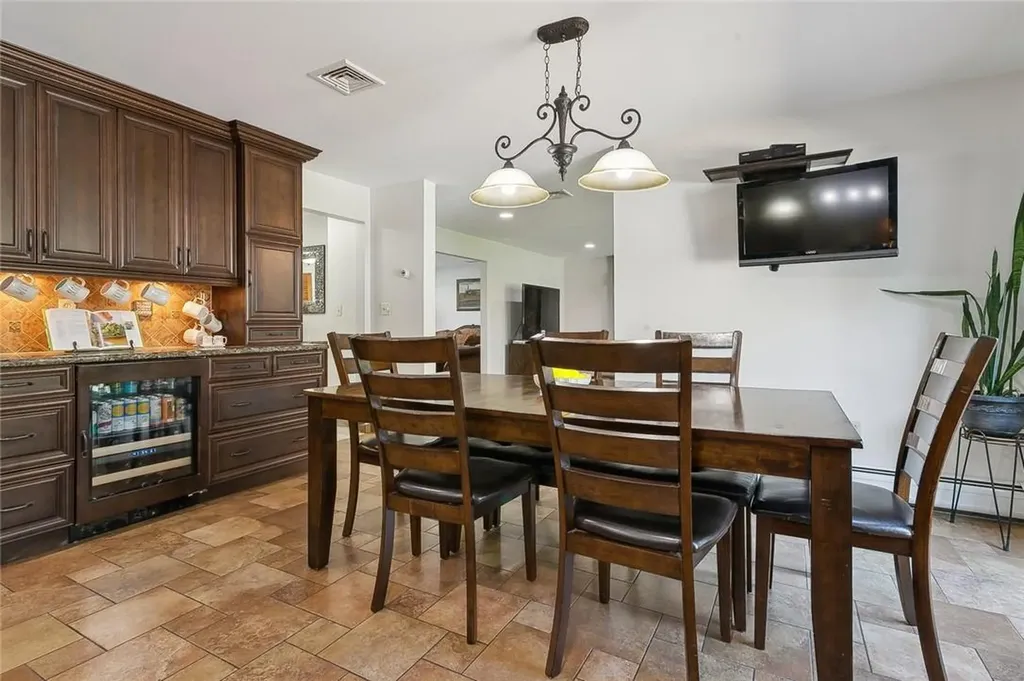 207 Van Houten Fields West Nyack NY 10994