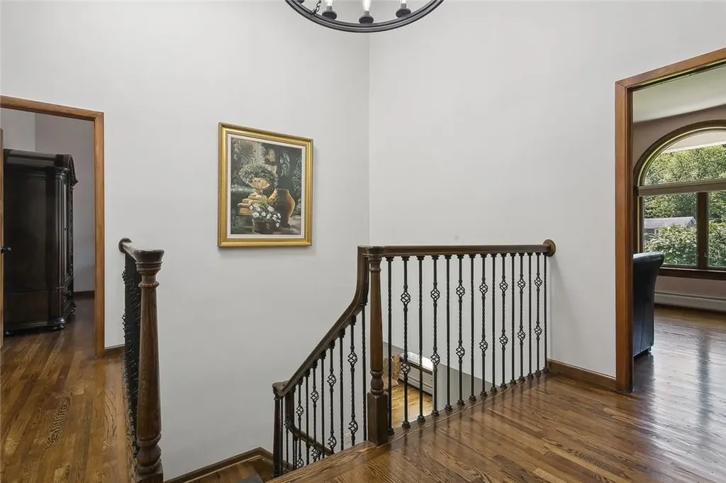 207 Van Houten Fields West Nyack NY 10994