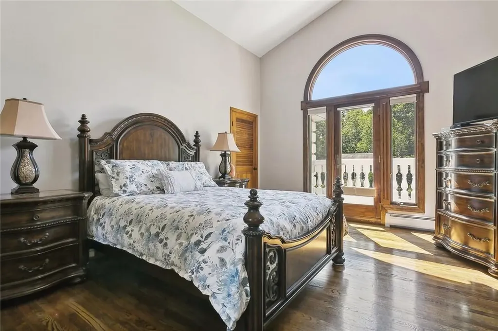 207 Van Houten Fields West Nyack NY 10994