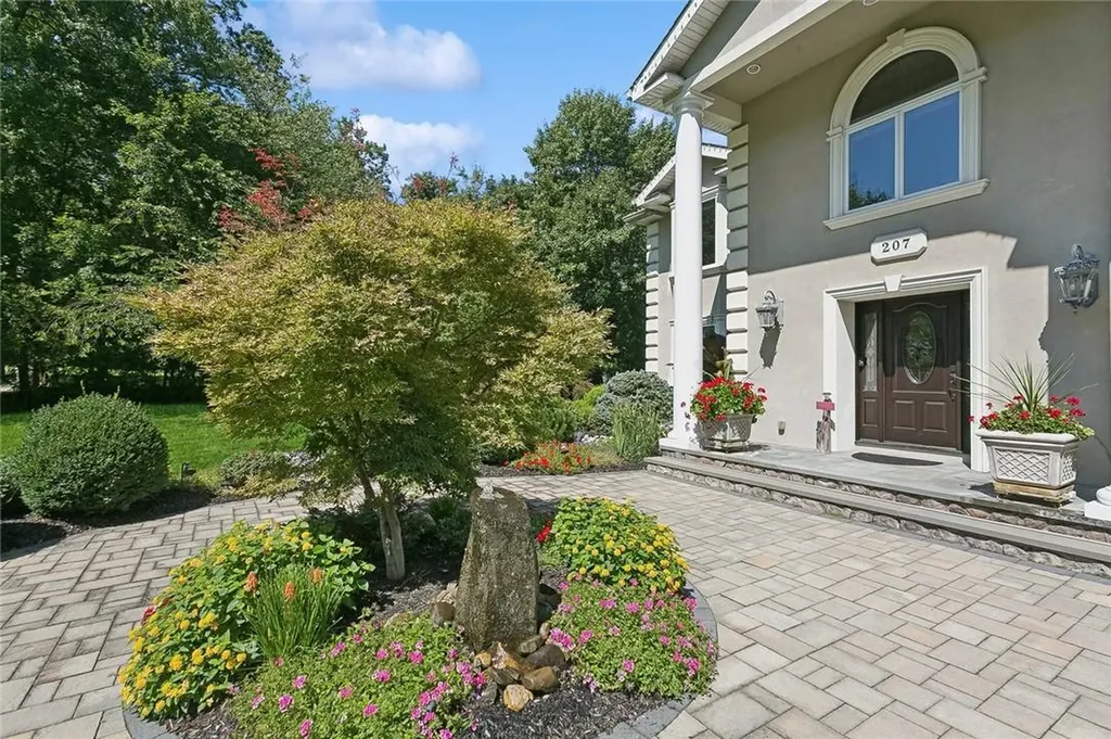 207 Van Houten Fields West Nyack NY 10994