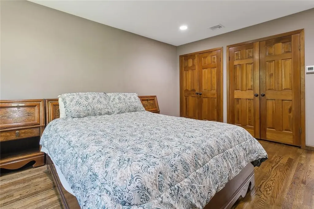 207 Van Houten Fields West Nyack NY 10994