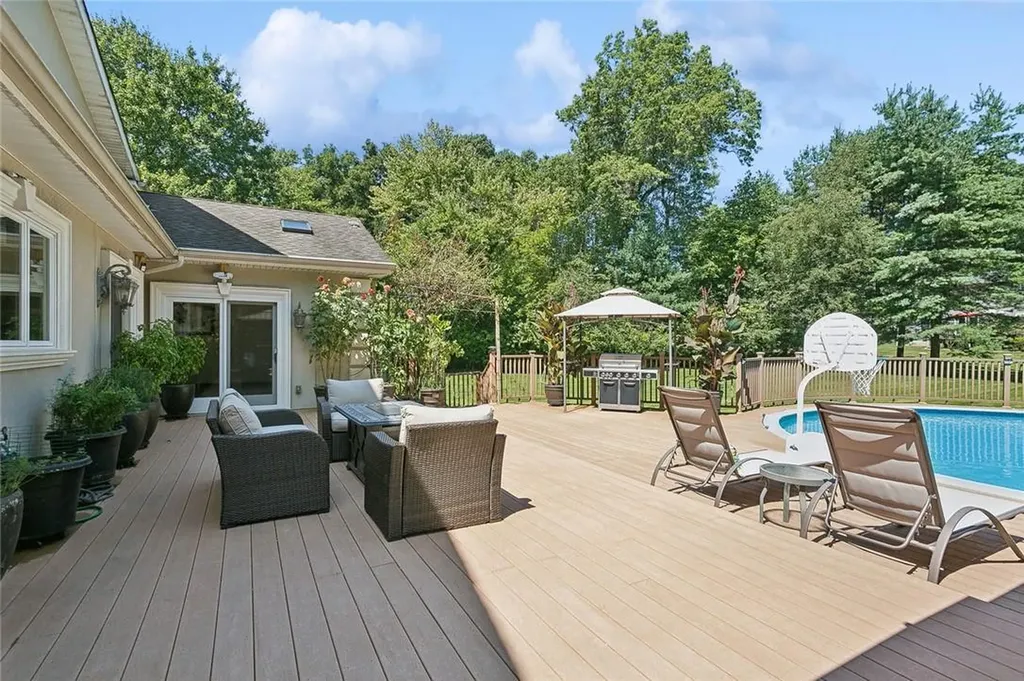 207 Van Houten Fields West Nyack NY 10994