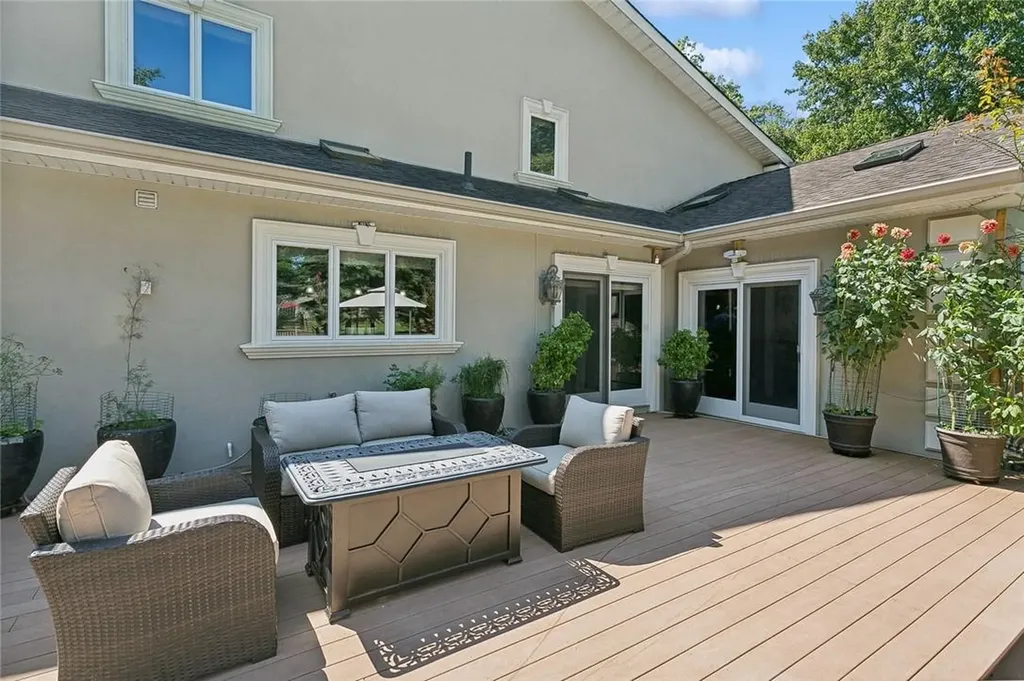 207 Van Houten Fields West Nyack NY 10994