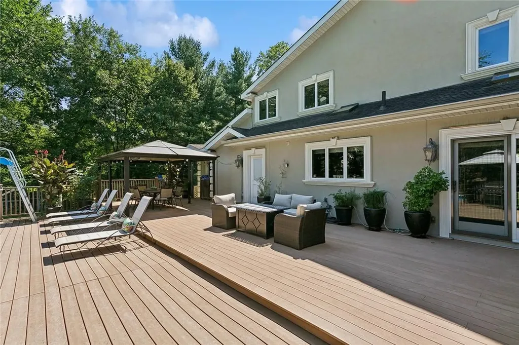 207 Van Houten Fields West Nyack NY 10994