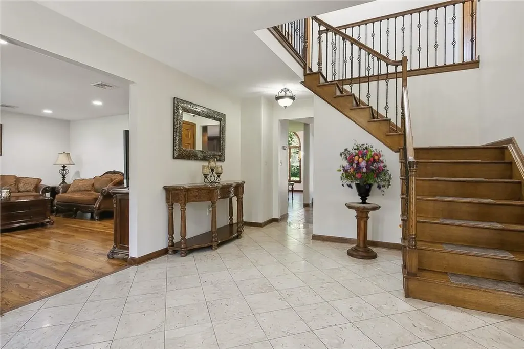 207 Van Houten Fields West Nyack NY 10994