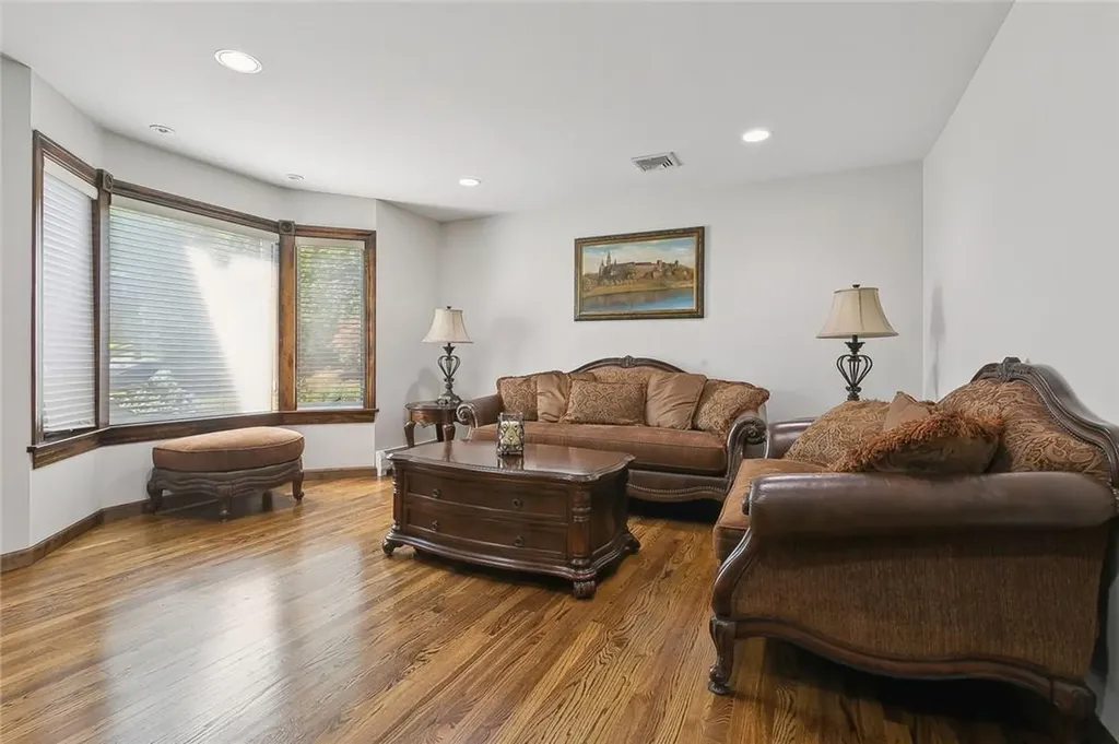 207 Van Houten Fields West Nyack NY 10994