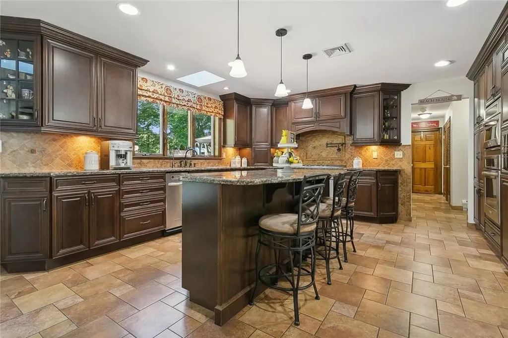 207 Van Houten Fields West Nyack NY 10994
