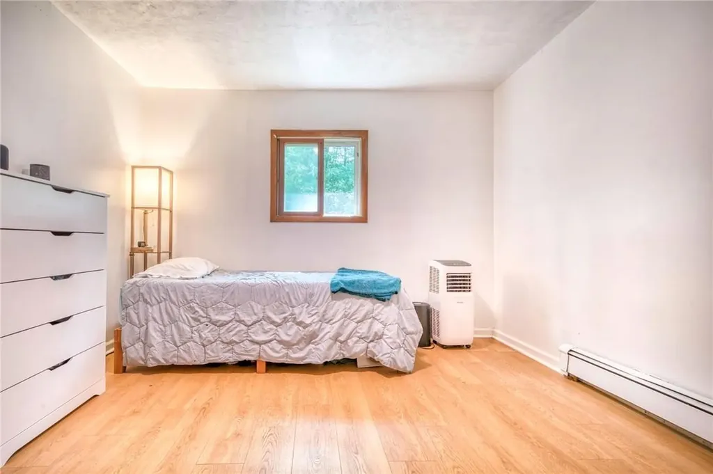 15 Cook Lane Gardiner NY 12525