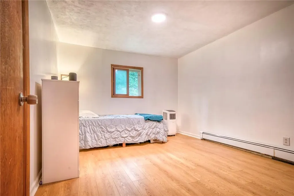 15 Cook Lane Gardiner NY 12525