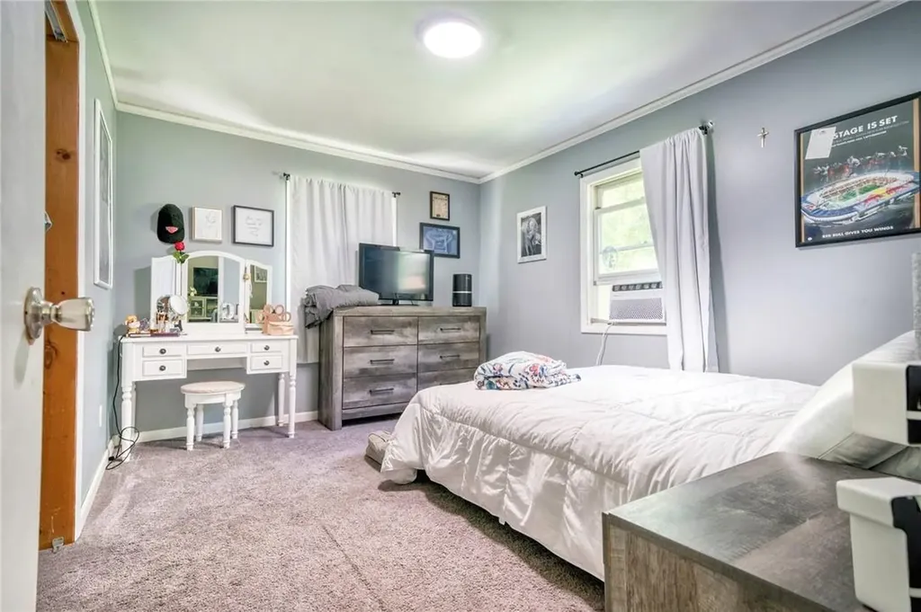 15 Cook Lane Gardiner NY 12525