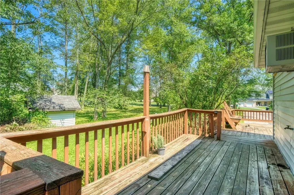 15 Cook Lane Gardiner NY 12525