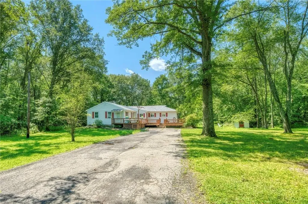 15 Cook Lane Gardiner NY 12525