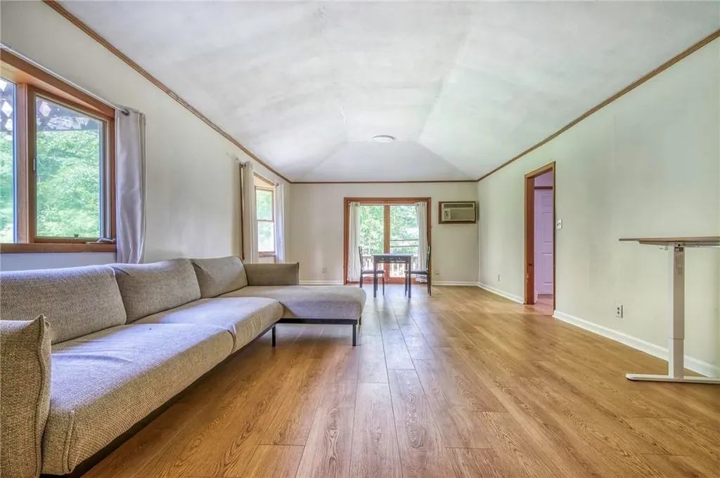 15 Cook Lane Gardiner NY 12525