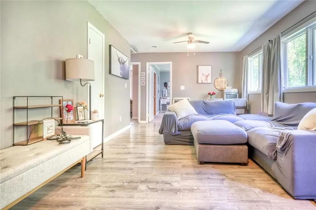 15 Cook Lane Gardiner NY 12525