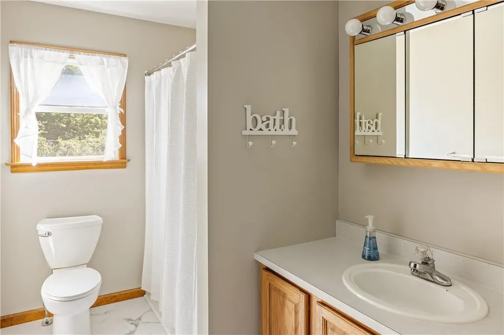 8 Zipser Lane Red Hook NY 12571
