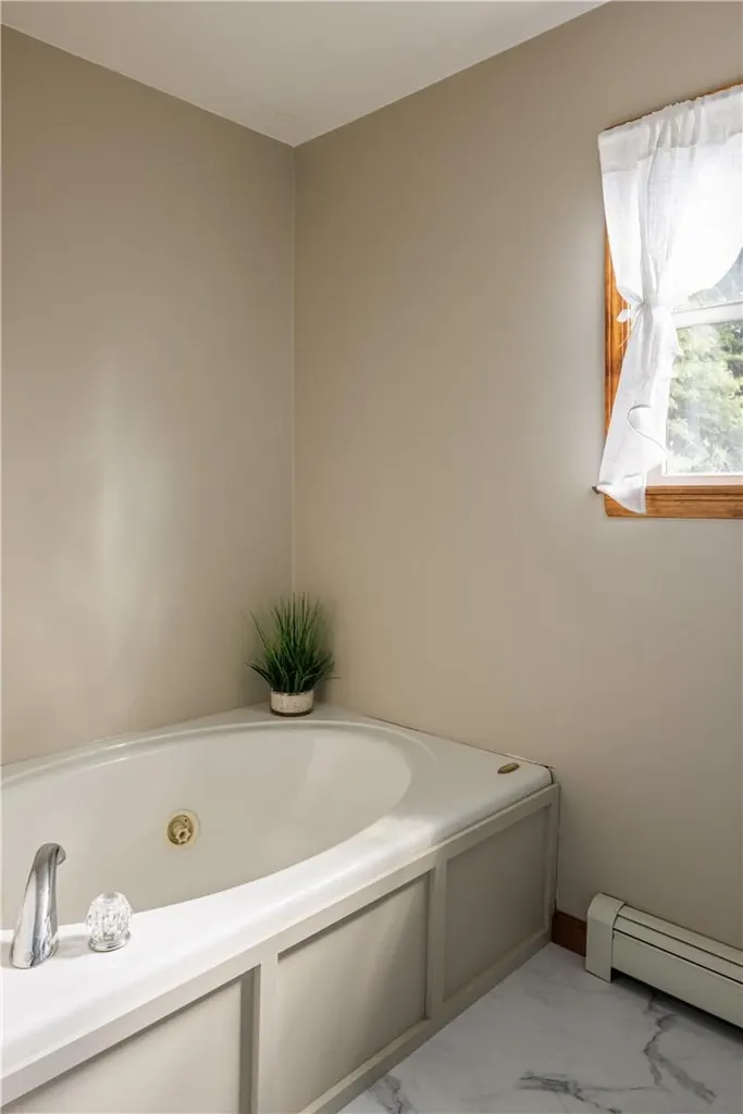 8 Zipser Lane Red Hook NY 12571