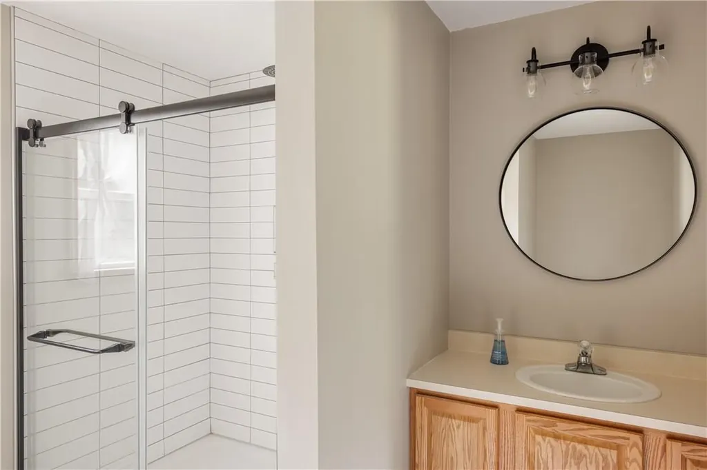 8 Zipser Lane Red Hook NY 12571