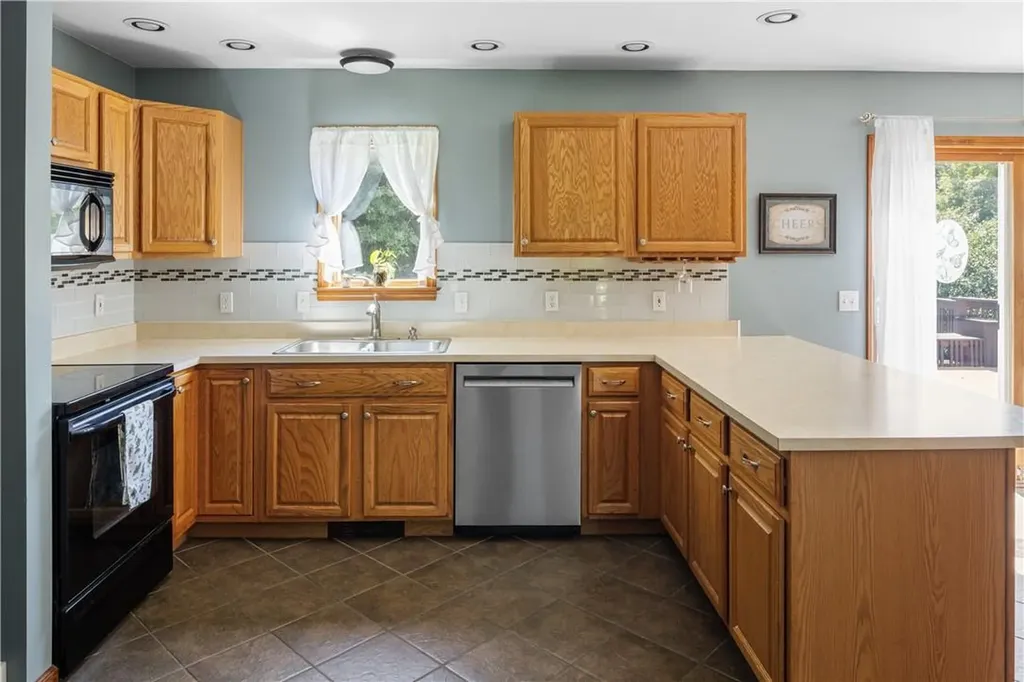 8 Zipser Lane Red Hook NY 12571