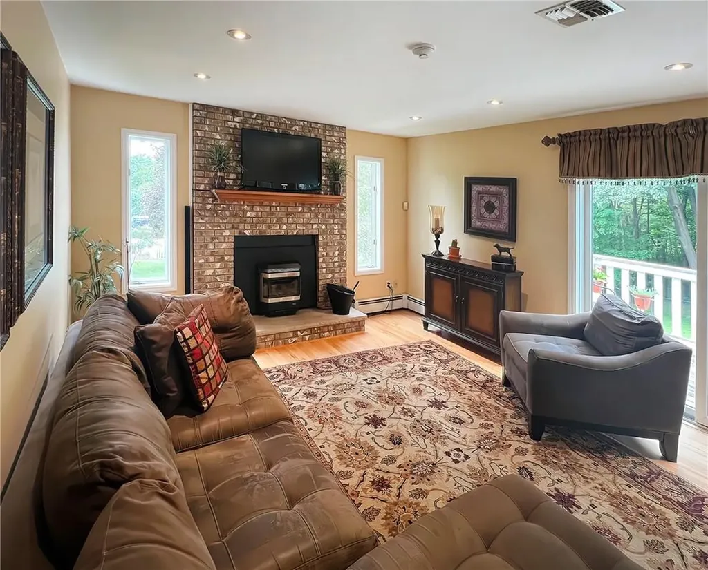 60 Rose Ann Lane Chester NY 10918