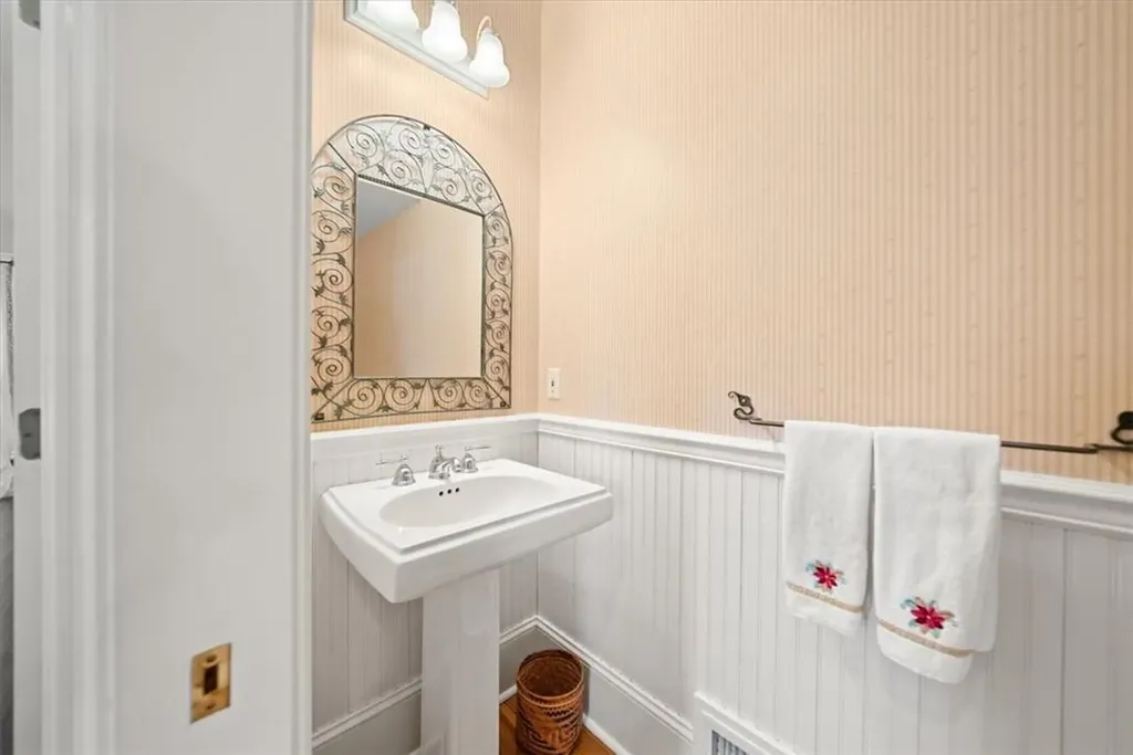 27 Noble Hill Drive Poughquag NY 12570
