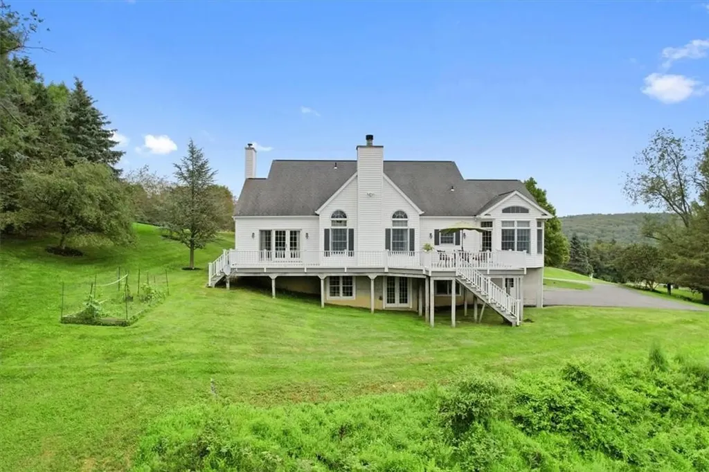 27 Noble Hill Drive Poughquag NY 12570