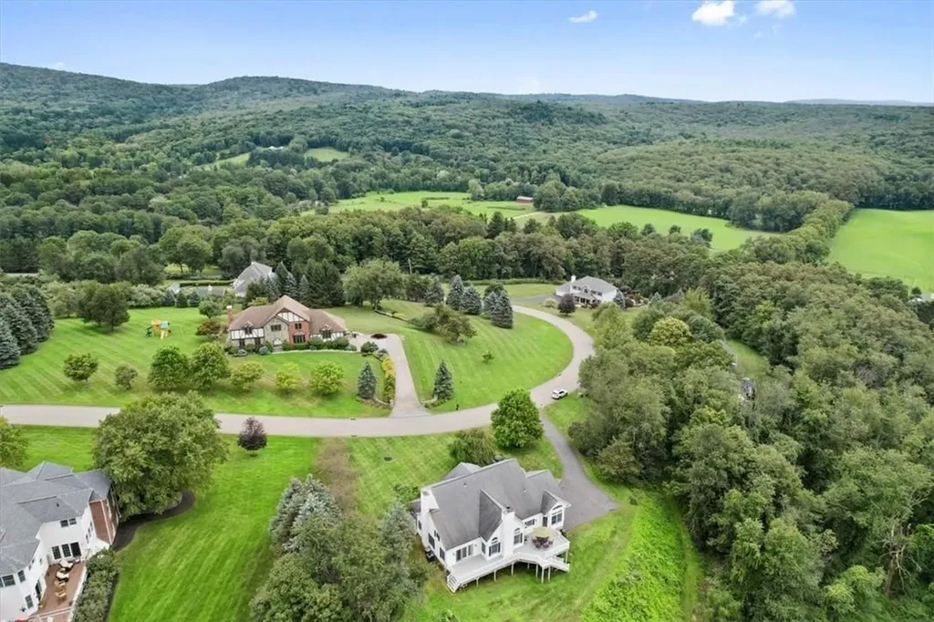27 Noble Hill Drive Poughquag NY 12570