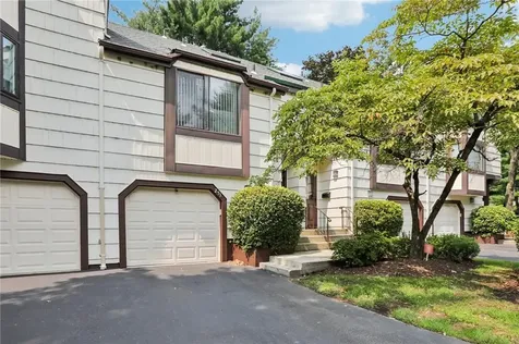 251 Treetop Circle Nanuet NY 10954