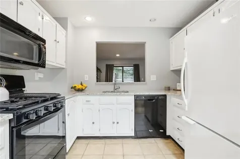 251 Treetop Circle Nanuet NY 10954