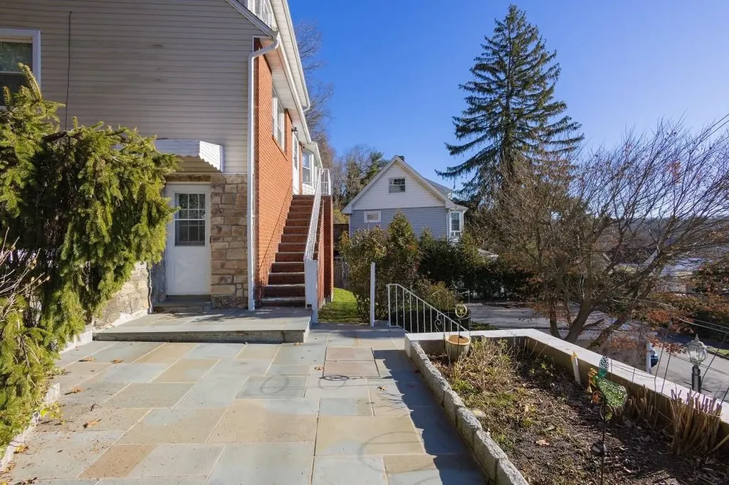 11 Cedar Street Valhalla NY 10595