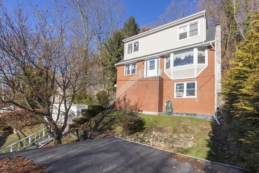 11 Cedar Street Valhalla NY 10595