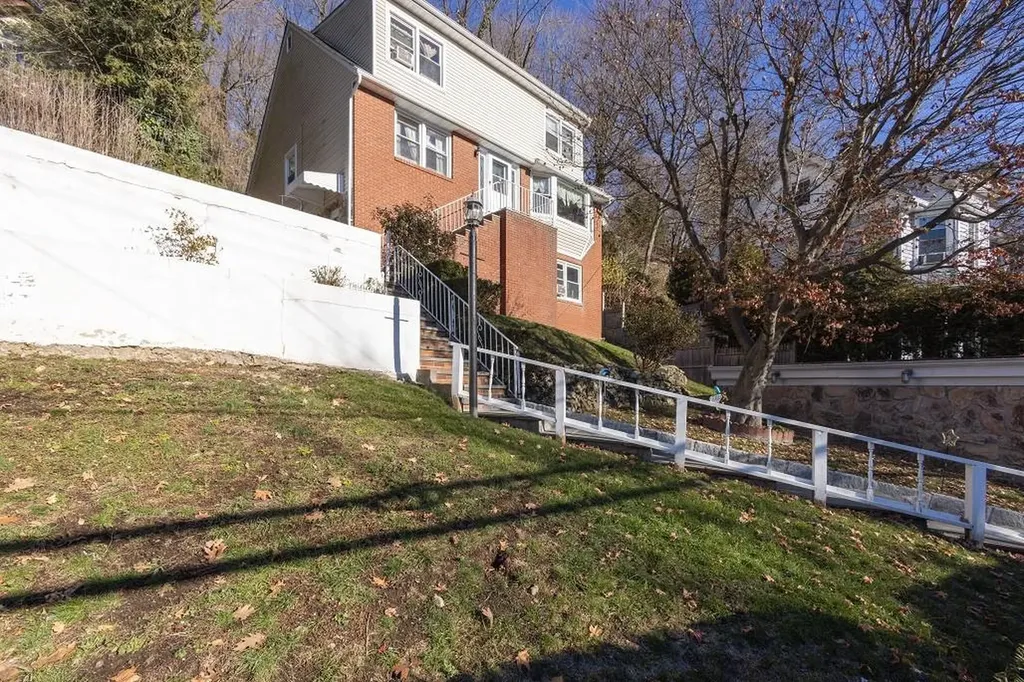 11 Cedar Street Valhalla NY 10595