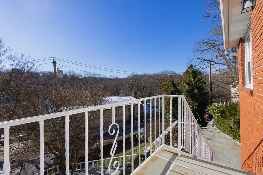 11 Cedar Street Valhalla NY 10595