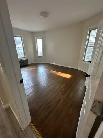 487 Van Cortlandt Park Avenue Yonkers NY 10705
