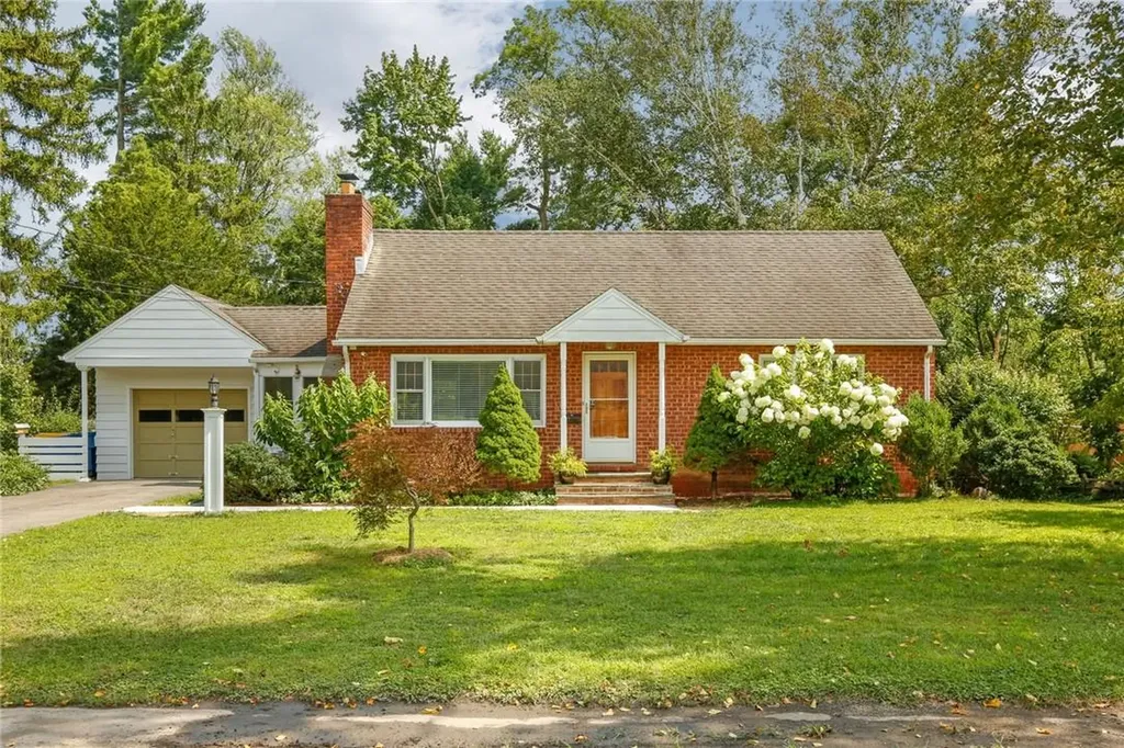 16 Cummings Avenue Kingston NY 12401