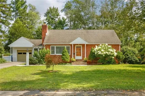 16 Cummings Avenue Kingston NY 12401