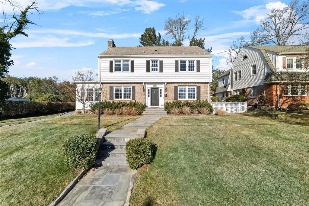 23 Colonial Road Bronxville NY 10708