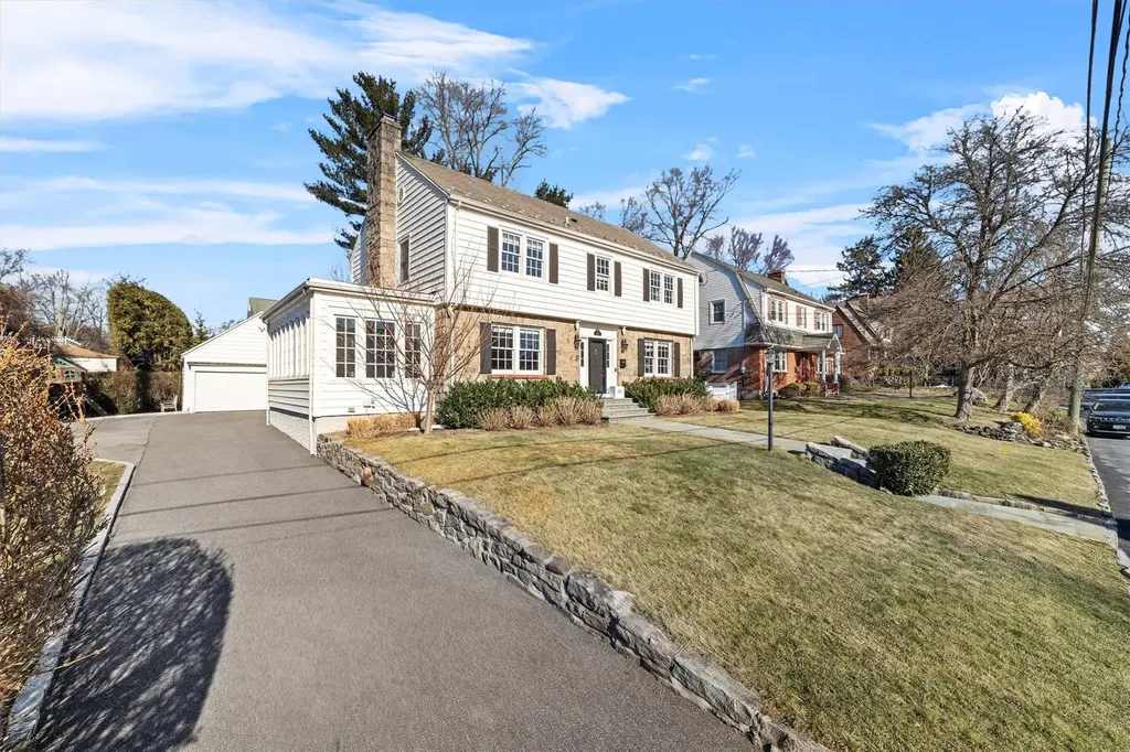 23 Colonial Road Bronxville NY 10708