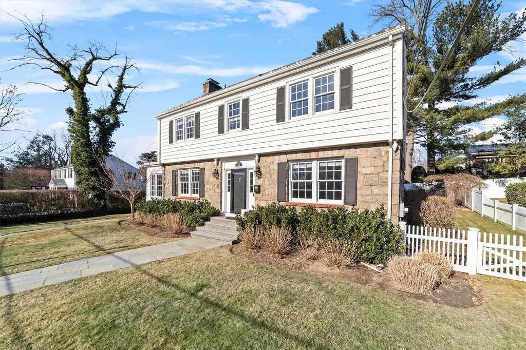 23 Colonial Road Bronxville NY 10708