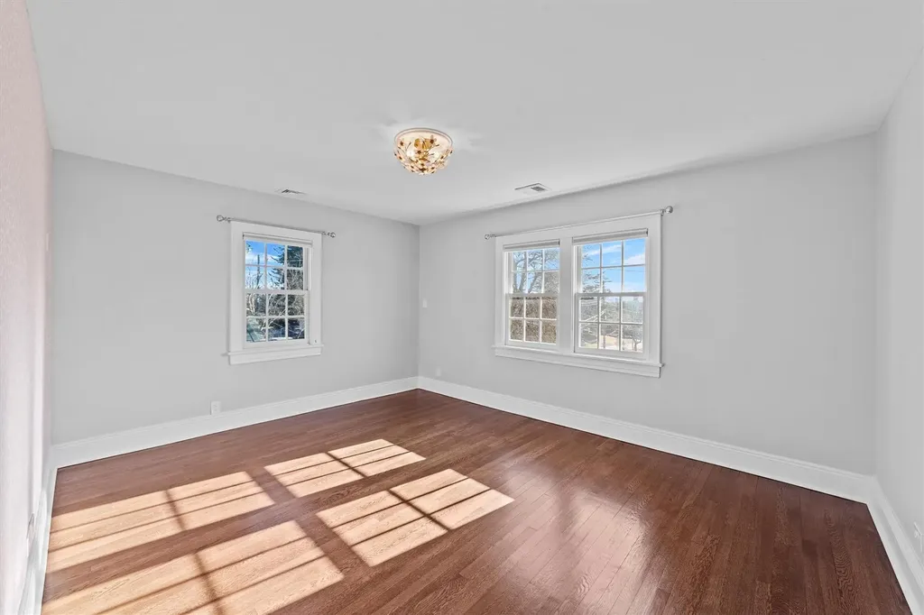 23 Colonial Road Bronxville NY 10708