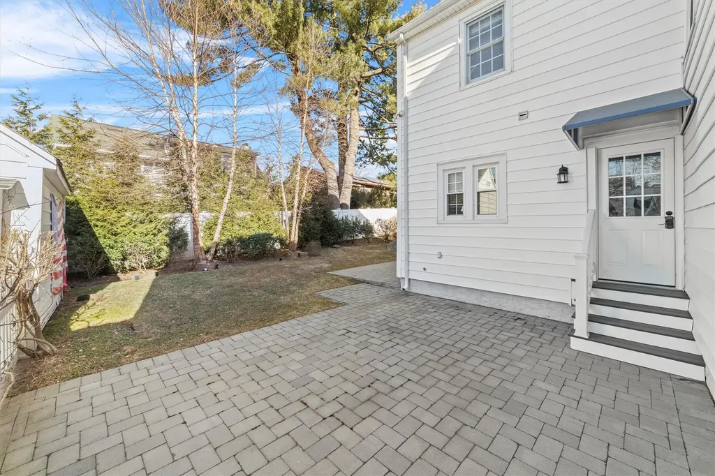 23 Colonial Road Bronxville NY 10708