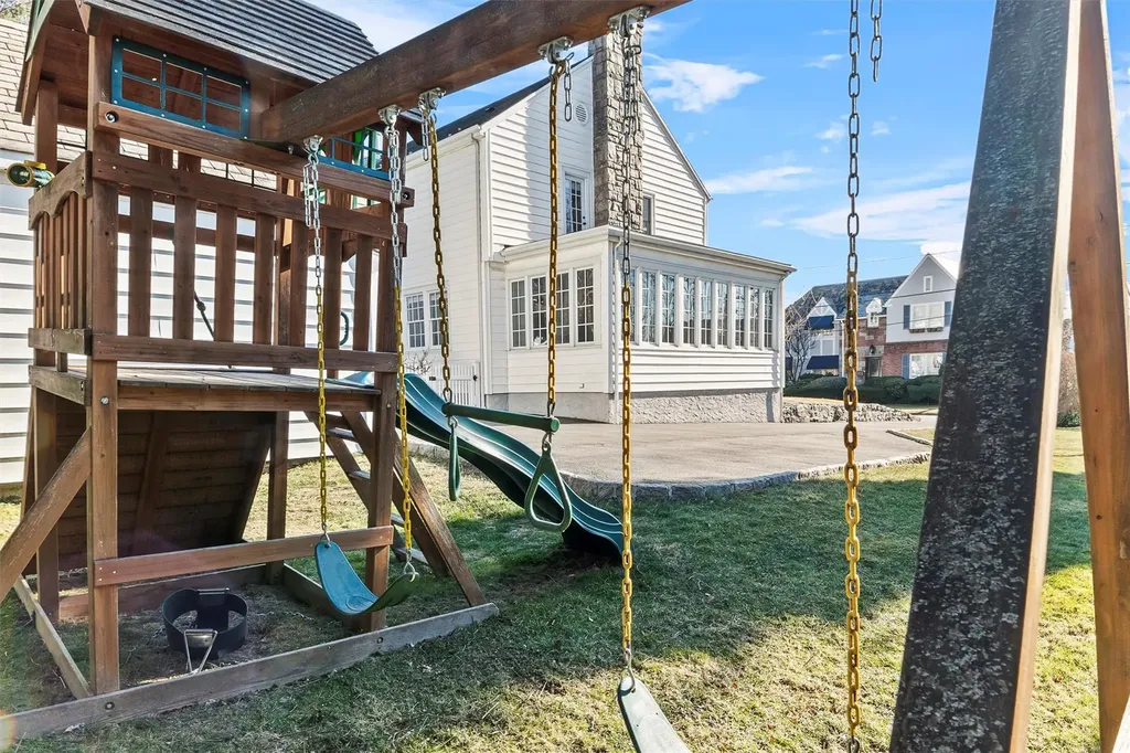 23 Colonial Road Bronxville NY 10708
