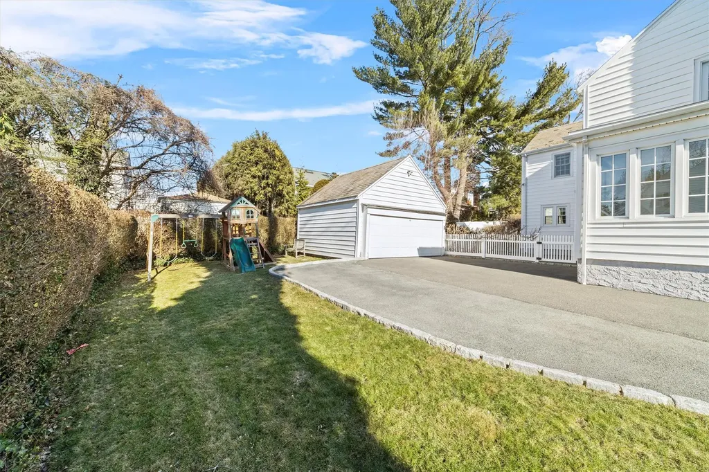 23 Colonial Road Bronxville NY 10708
