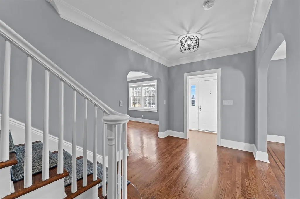 23 Colonial Road Bronxville NY 10708