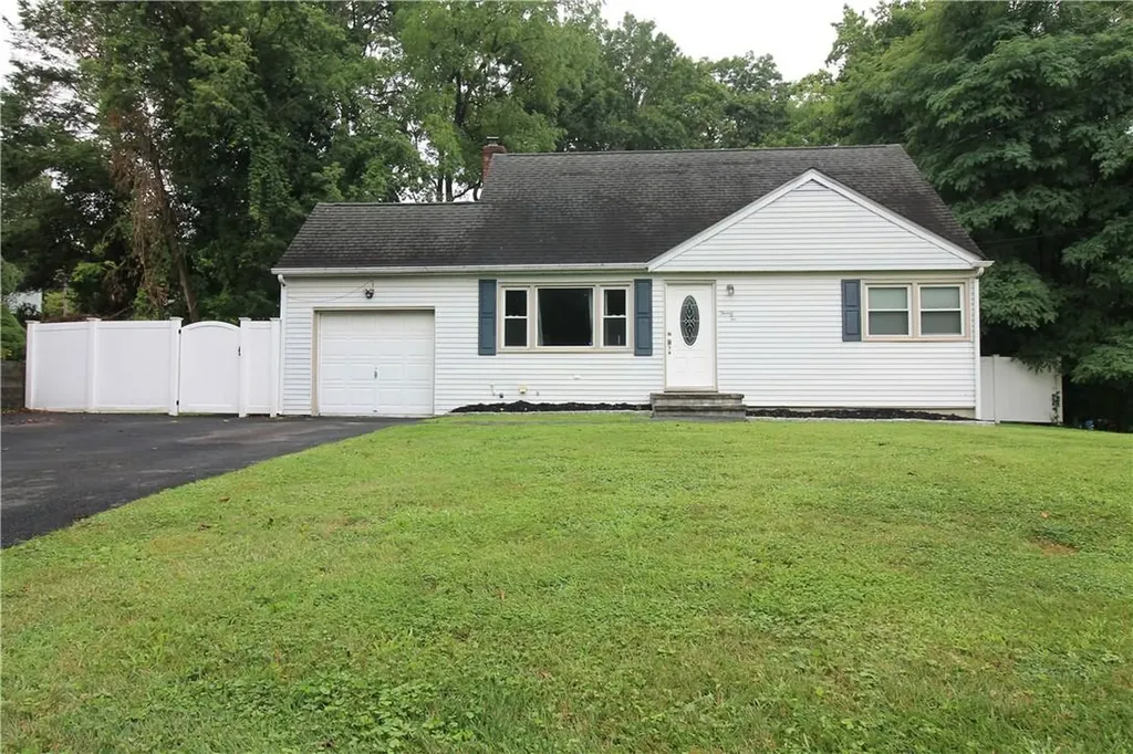 22 Sheraton Drive Poughkeepsie NY 12601