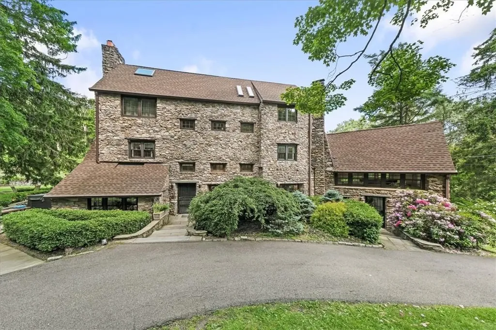 32 Tamarack Drive East Fishkill NY 12533